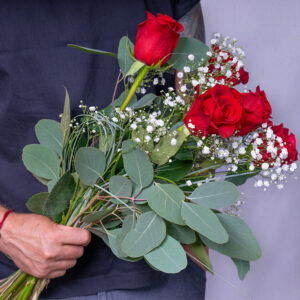 5 červených ruží